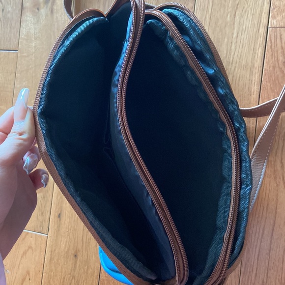 crossbody purse - Picture 2 of 3